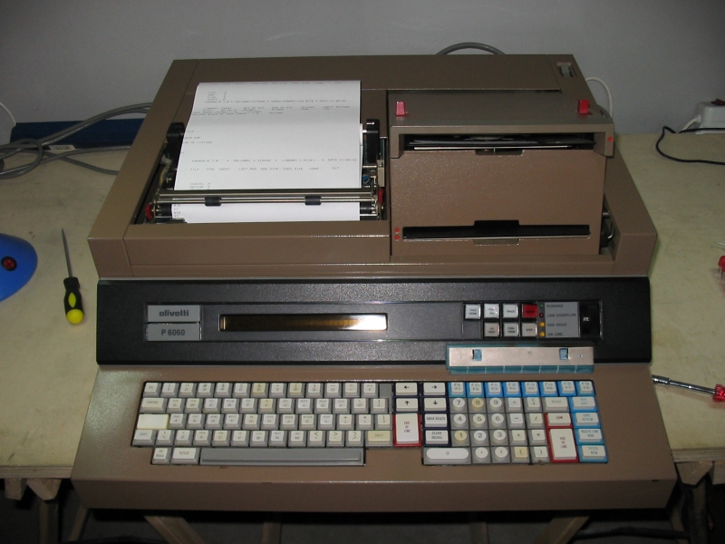 history - What was the first desktop computer with fully-functional ...